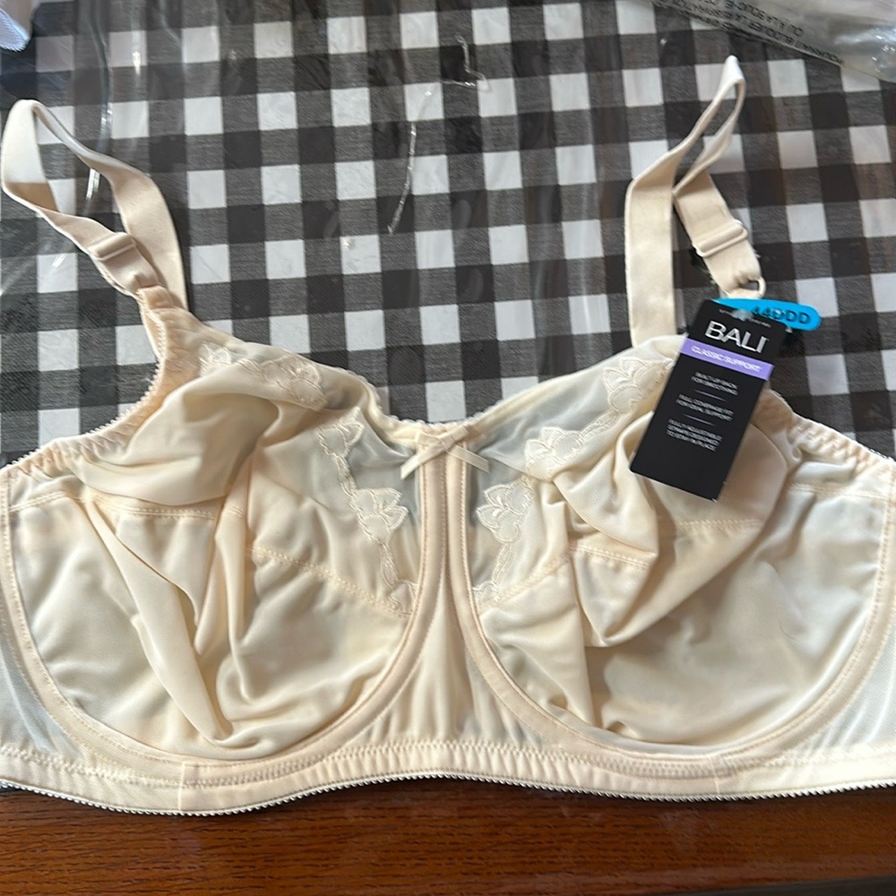 Bali flower  bra tan 44DDD new with tags